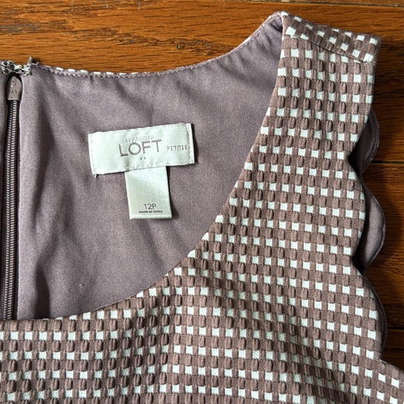 Loft scalloped sleeve dress - Picture 2 of 7